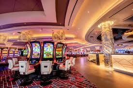 Tata letak meja European Roulette dengan semua jenis taruhan yang tersedia